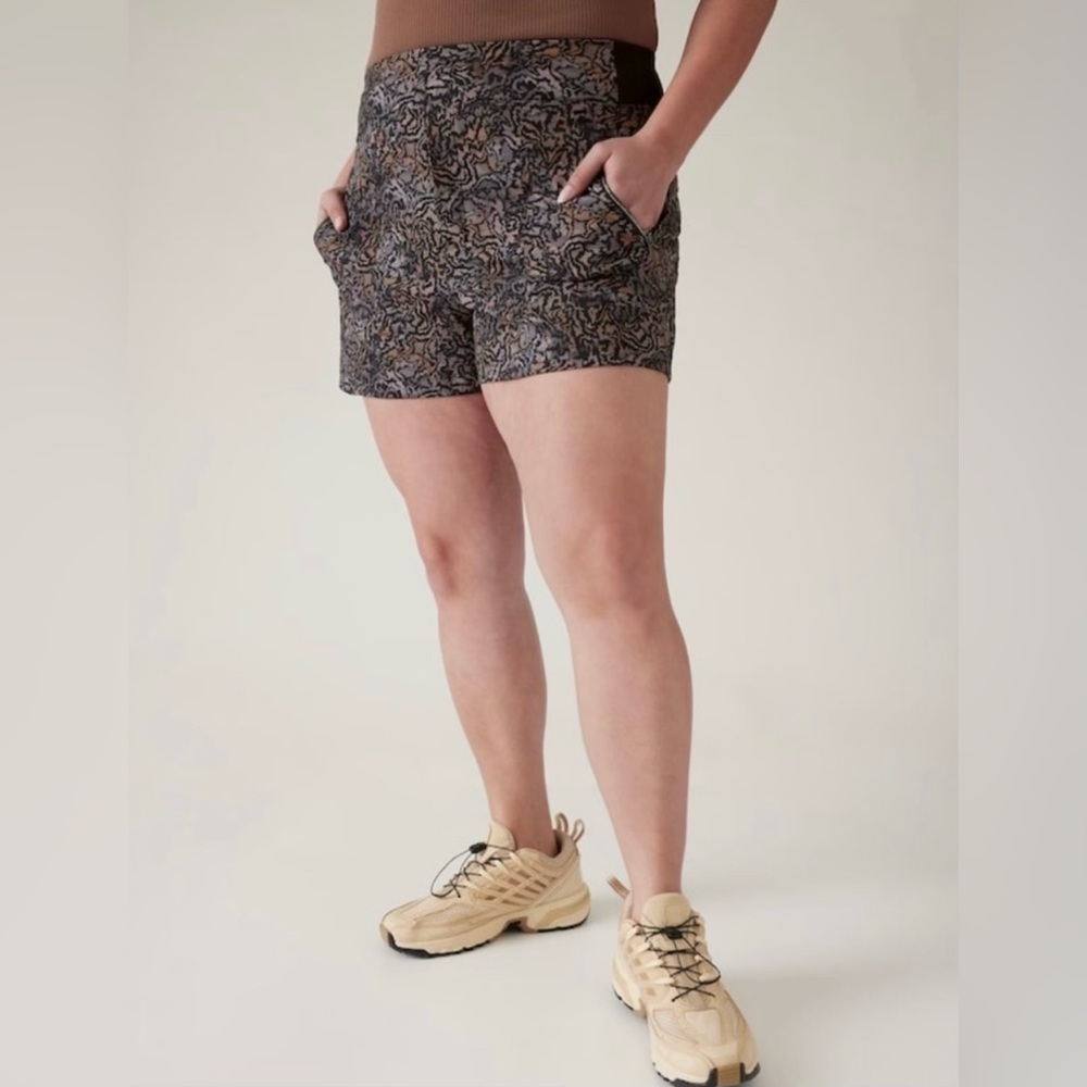 Athleta Plus Shorts 🖤